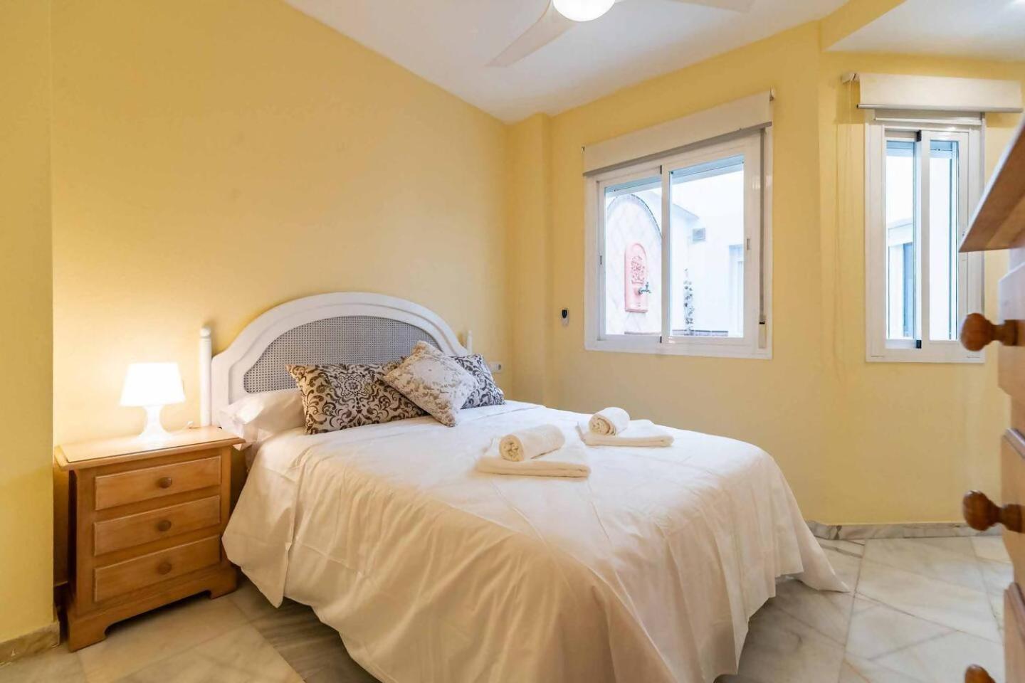 Cyv Centrally Located 1 Bed 1 Bath Near The Beach フエンヒロラ エクステリア 写真