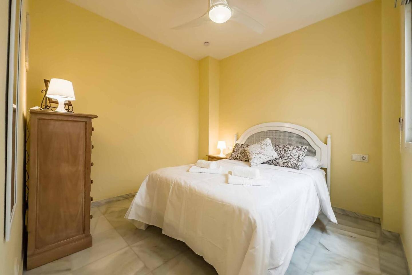 Cyv Centrally Located 1 Bed 1 Bath Near The Beach フエンヒロラ エクステリア 写真