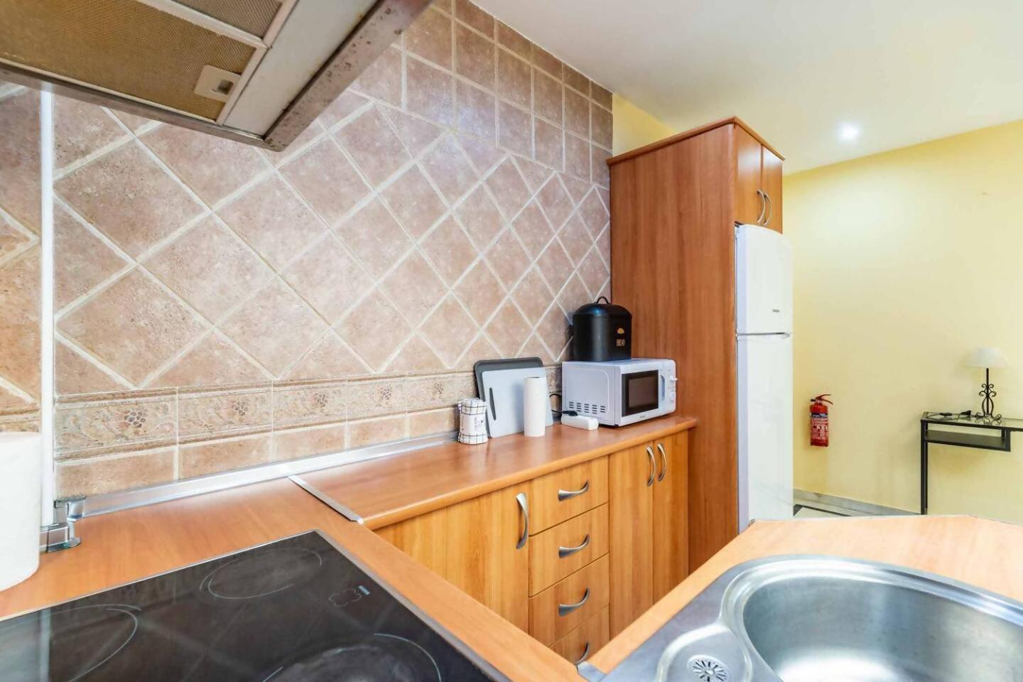 Cyv Centrally Located 1 Bed 1 Bath Near The Beach フエンヒロラ エクステリア 写真